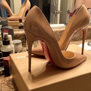 Christian Louboutin So Kate